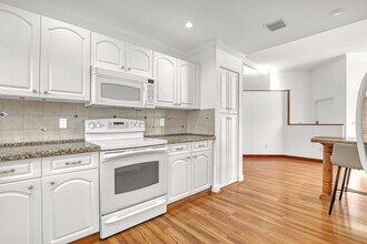 Building Photo - 6817 Barnwell Dr