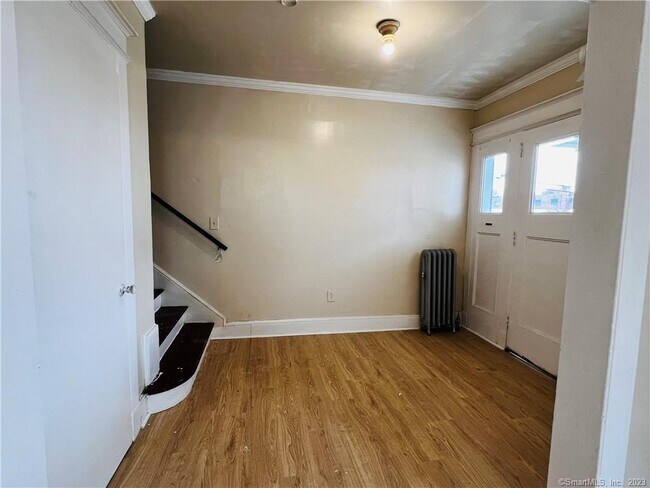 Building Photo - 105 Migeon Ave