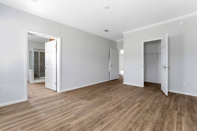 Foto del edificio - 3337 Walden Shores Blvd