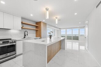 Building Photo - 545 S Fort Lauderdale Beach Blvd