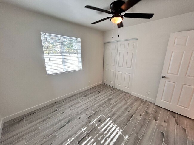 Foto del edificio - Close to ASU, Tempe Marketplace, Mill ave, Old town! 3 bed 2 bath with private yard.