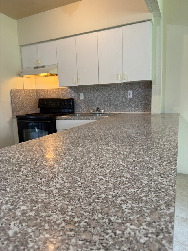 Cocina - 670 NE 132nd St