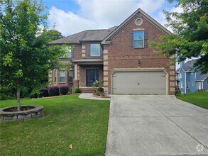 Building Photo - 204 Misty Grove Dr SE