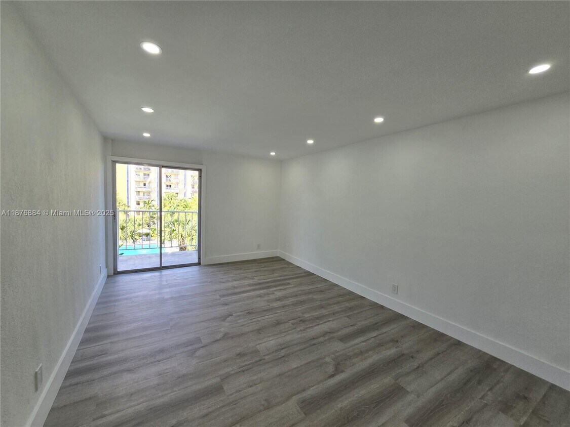 Foto principal - 4550 NW 9th St