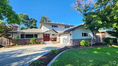 Building Photo - 7021 Wilshire Cir