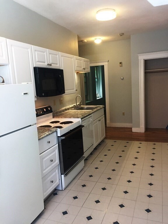 Foto del edificio - 8 Ransom Rd