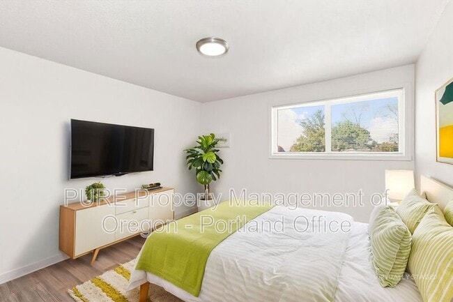 Foto del edificio - 18411 E Burnside St