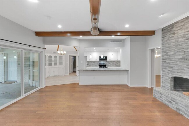 Foto del edificio - 6349 Highgate Ln