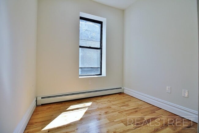 Building Photo - NEW 3 Bed in Crown Heights