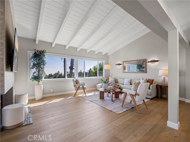 Foto del edificio - 6248 Via Canada