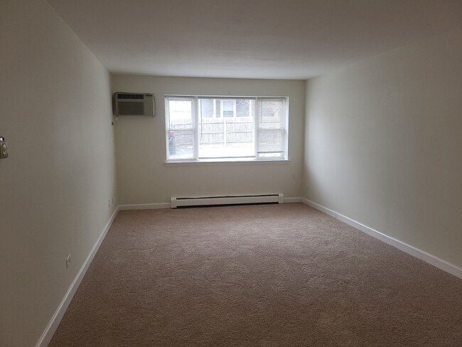 Building Photo - 1039 College Ave