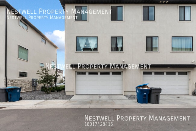 Building Photo - Newer 4-bed Townhome in American Fork