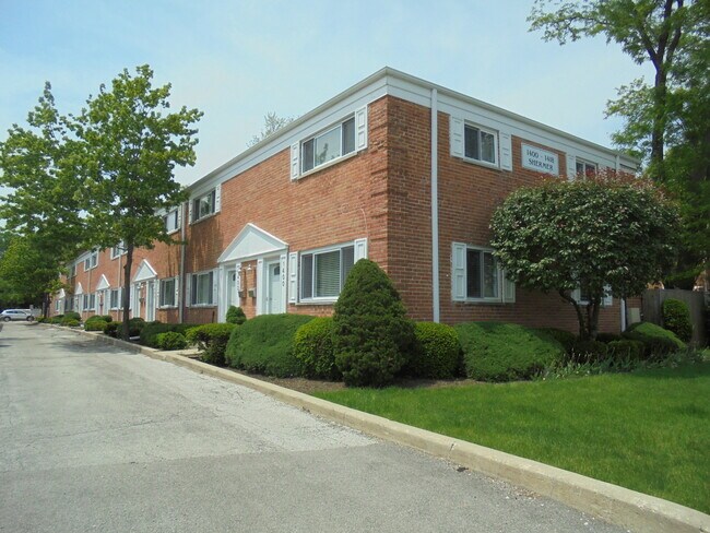Building Photo - 1400 Shermer Rd