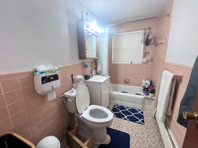 Building Photo - 35 Montvale Ave