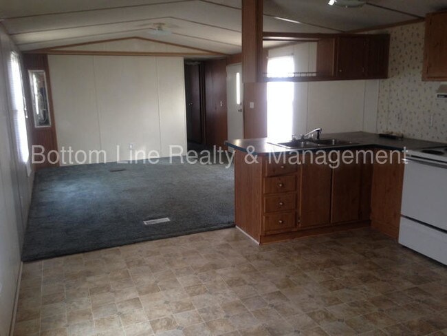 Building Photo - 1612 Stoker Ter