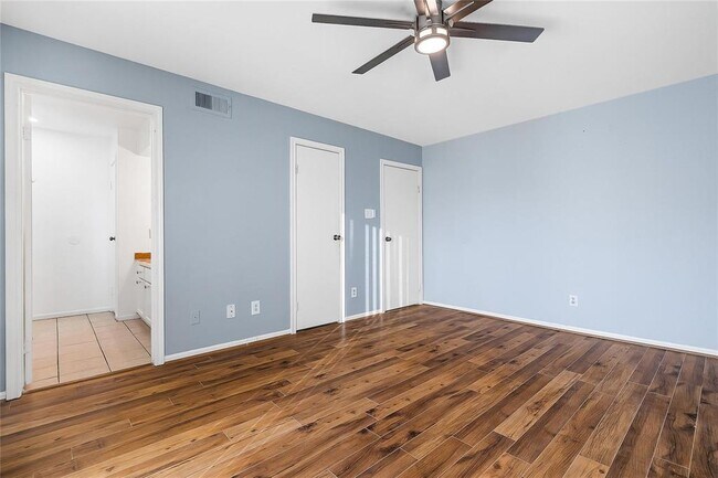 Building Photo - 3100 Walnut Bend Ln