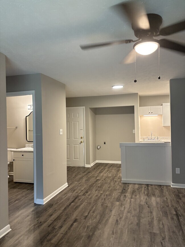 Foto del edificio - 1123 Southwood Dr