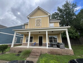 Building Photo - 1929 Bluff Rd