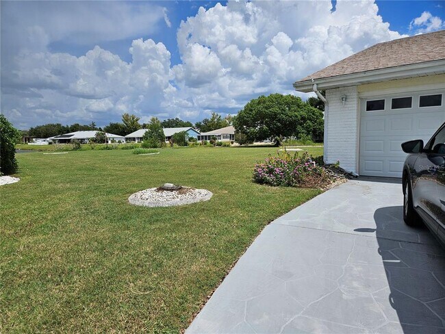 Building Photo - 206 Sola Ln