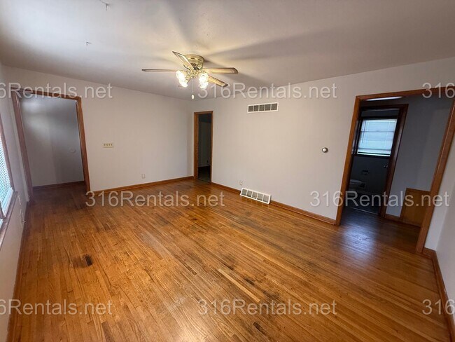 Foto del edificio - 1718-1720 S Mosley Ave