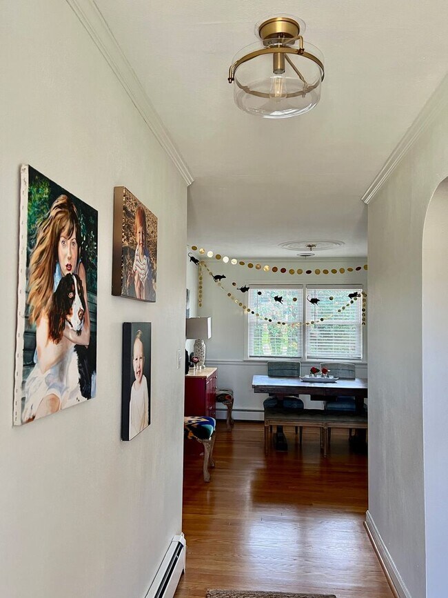 Foto del edificio - 3BD/ 2BA Brick Ranch in Lakeview Smith Terrace! Gorgeous Private Back Yard! Available NOW!