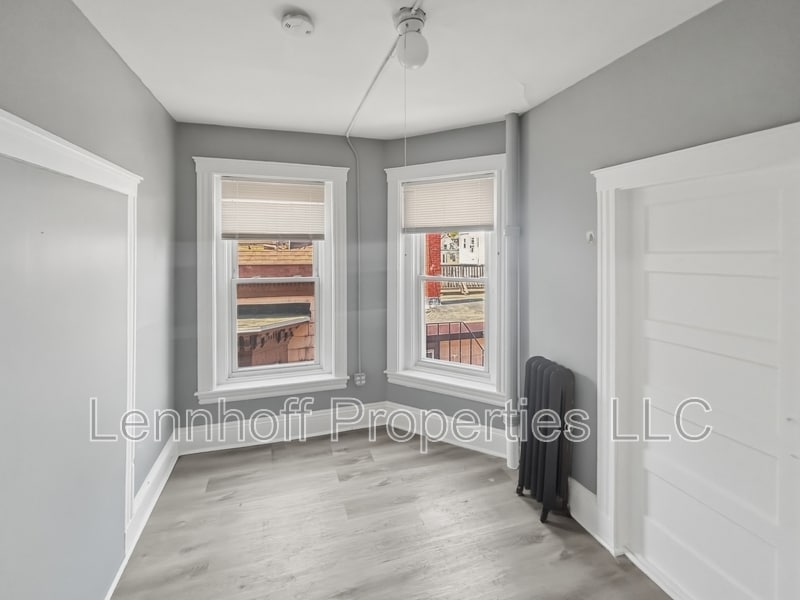 Building Photo - 383 Haverhill St