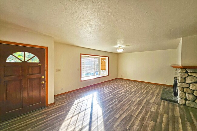 Foto del edificio - 9321 Donna Ave