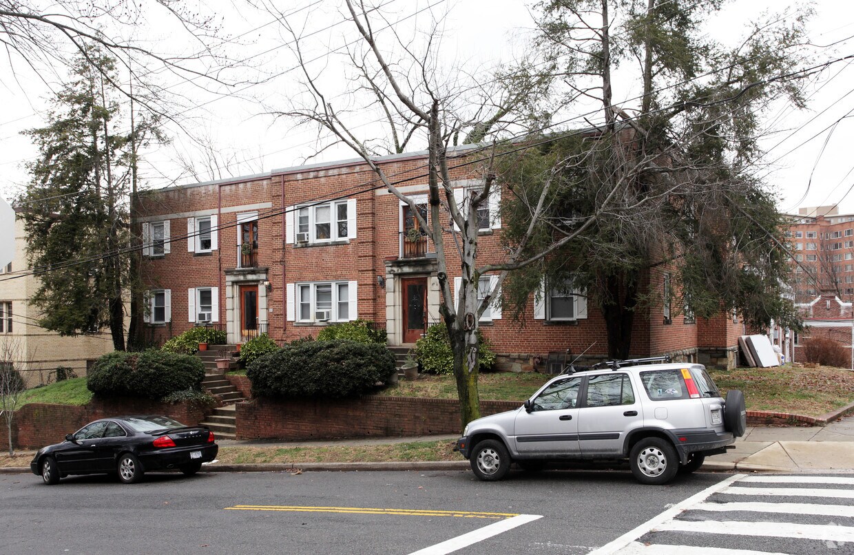 Building Photo - 4101 Davis Pl NW