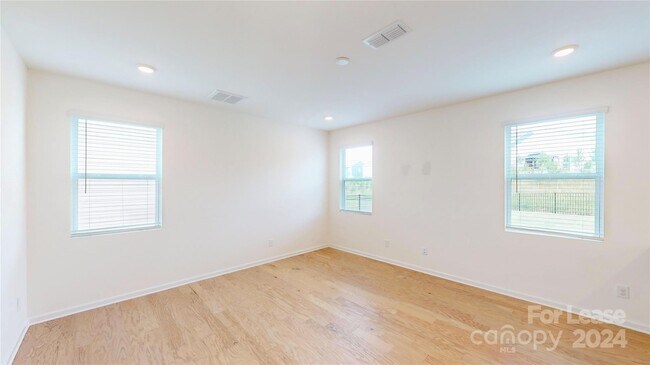 Building Photo - 1543 Felthorpe Way
