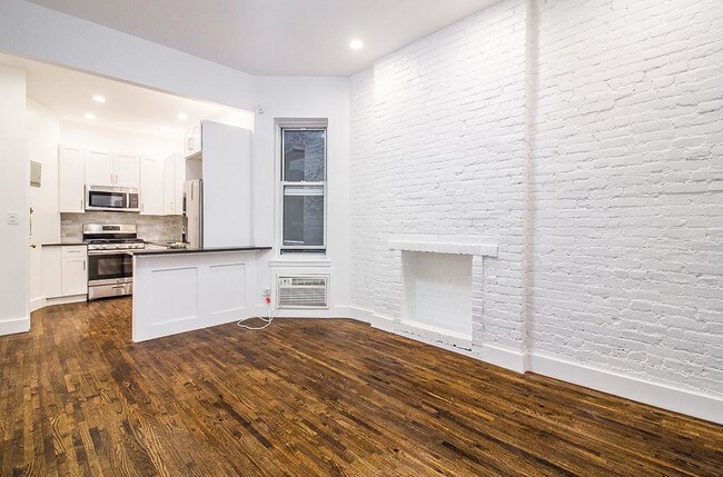 Building Photo - 536 E 89th St