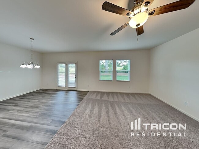 Foto del edificio - 283 Cottontail Ln
