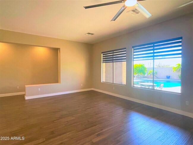 Foto del edificio - 35018 N 27th Ave