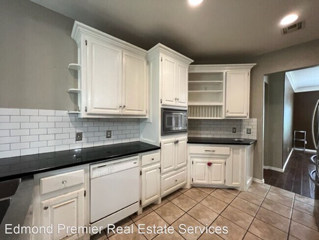 Building Photo - 4 br, 3 bath House - 18205 Bur Oak Dr