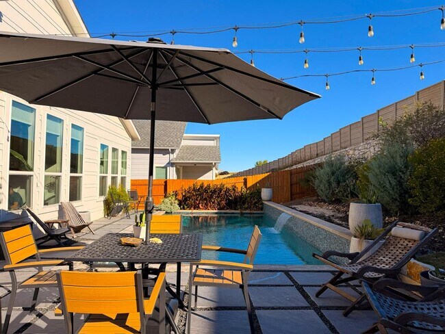 Foto del edificio - 11001 Charger Wy