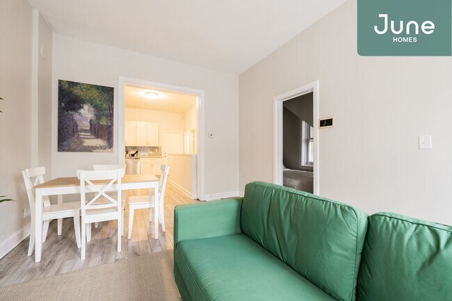 Foto del edificio - ROOM ONLY in 3-bed/2.0-bath Home