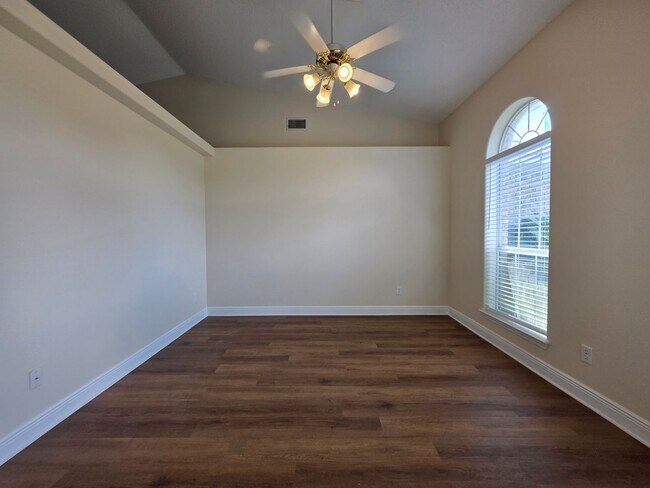Foto del edificio - 4BR/3BA home with shed close to Navy Feder...