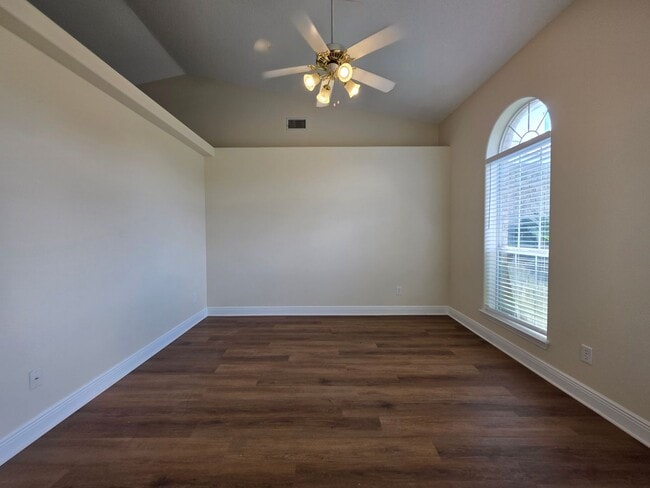 Foto del edificio - 4BR/3BA home with shed close to Navy Federal Credit Union