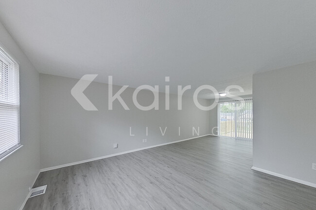 Building Photo - 10301 Starhaven Cir