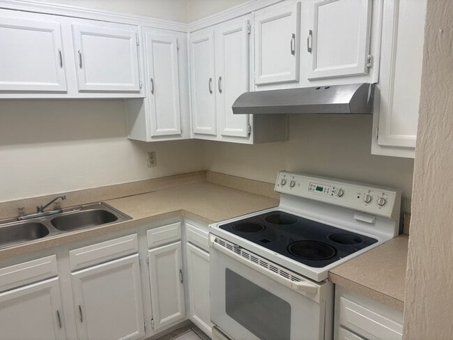 Photo - 1629 Espanola Ave Apartment