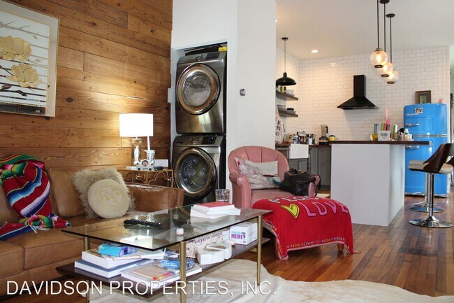 Foto del edificio - 1 br, 1 bath House - 215 Devine St Unit B