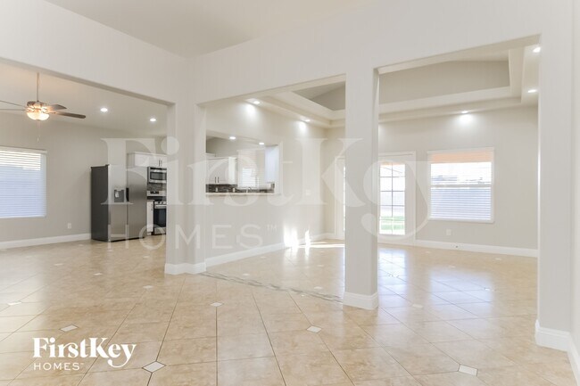 Foto del edificio - 5845 Clydene Dr