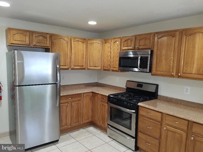 Foto del edificio - 453 E Springfield Ave