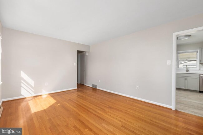 Building Photo - 170 N Funk St
