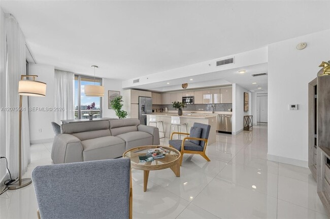 Building Photo - 2600 E Hallandale Beach Blvd