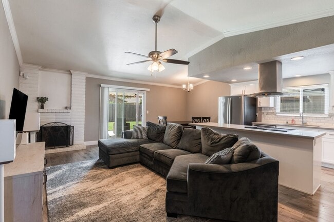Building Photo - 10222 Sunol Way
