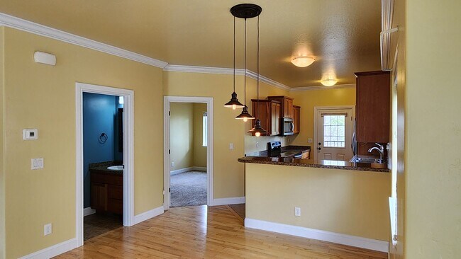 Building Photo - Elegant Stephens Pointe Condominiums