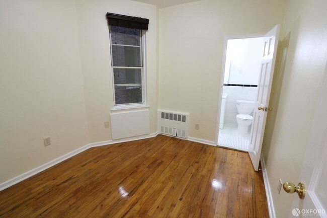 Foto del edificio - 242 East 89th Street