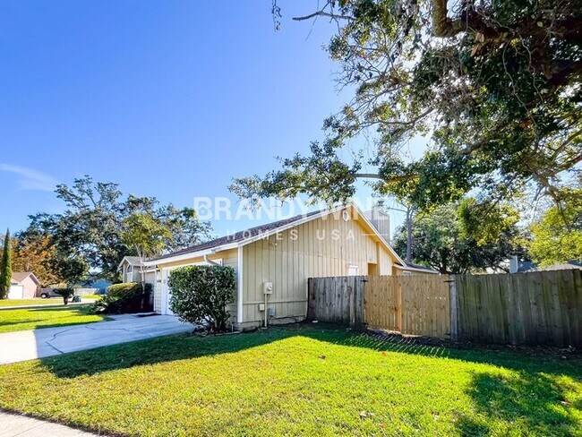 Foto del edificio - 14280 Falconhead Dr