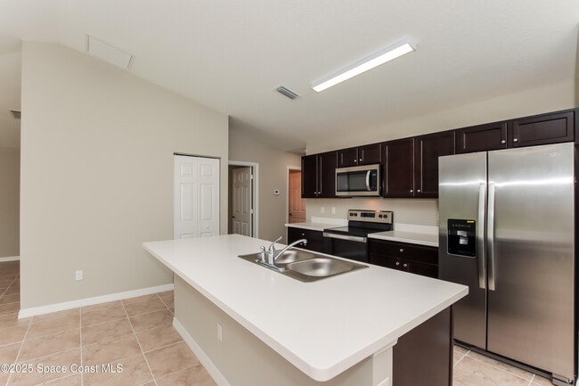 Building Photo - 2131 Watkins Rd SE