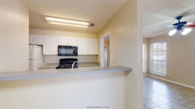 Foto del edificio - 1141 Oney Hervey Dr